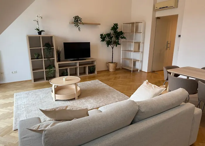 Daire 60qm, 1 Bedroom Schoenbrunn, Central, Balcony Viyana