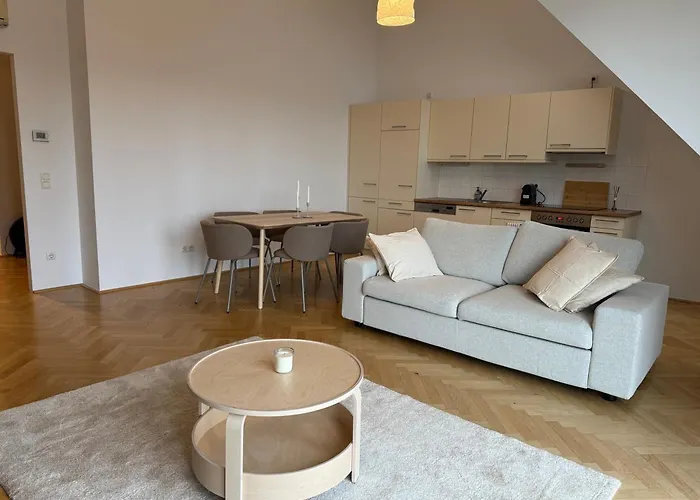 Daire 60qm, 1 Bedroom Schoenbrunn, Central, Balcony Viyana