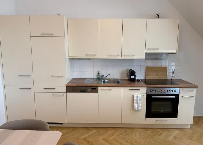 60qm, 1 Bedroom Schoenbrunn, Central, Balcony * Viyana