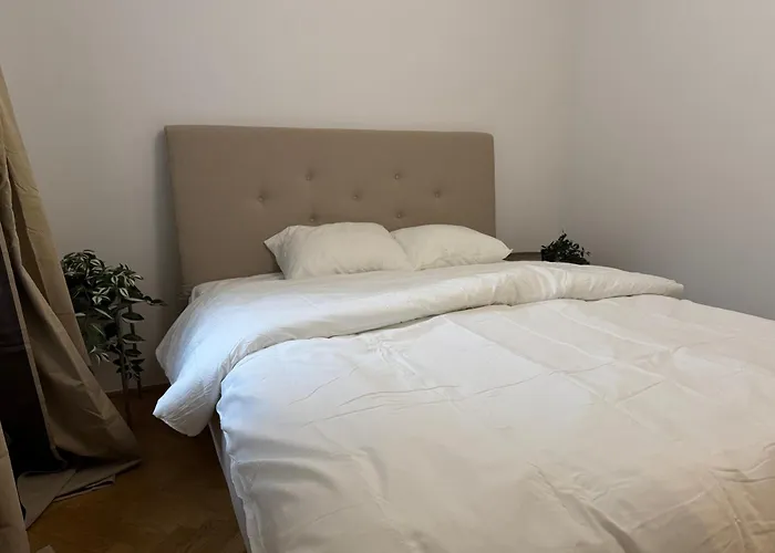 60qm, 1 Bedroom Schoenbrunn, Central, Balcony Daire *